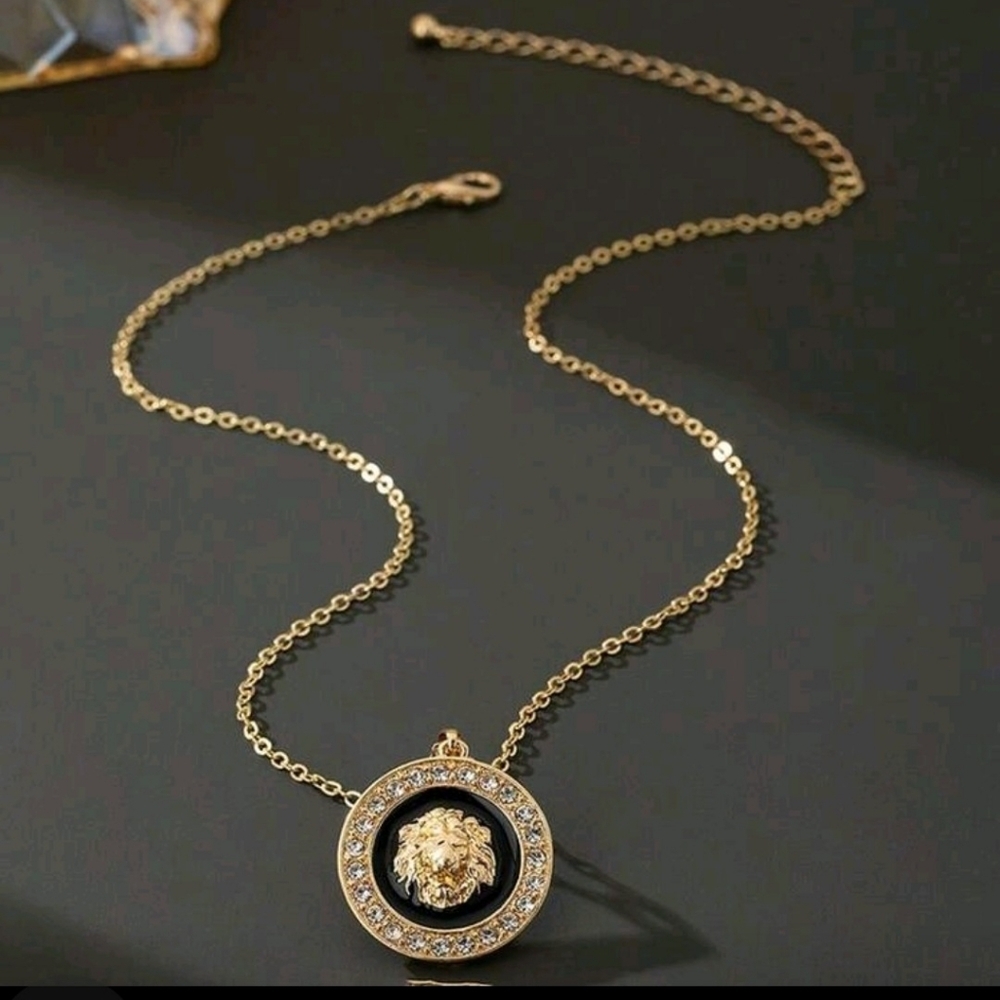 Elegant Gold and Black Lion Pendant Necklace Like NEW